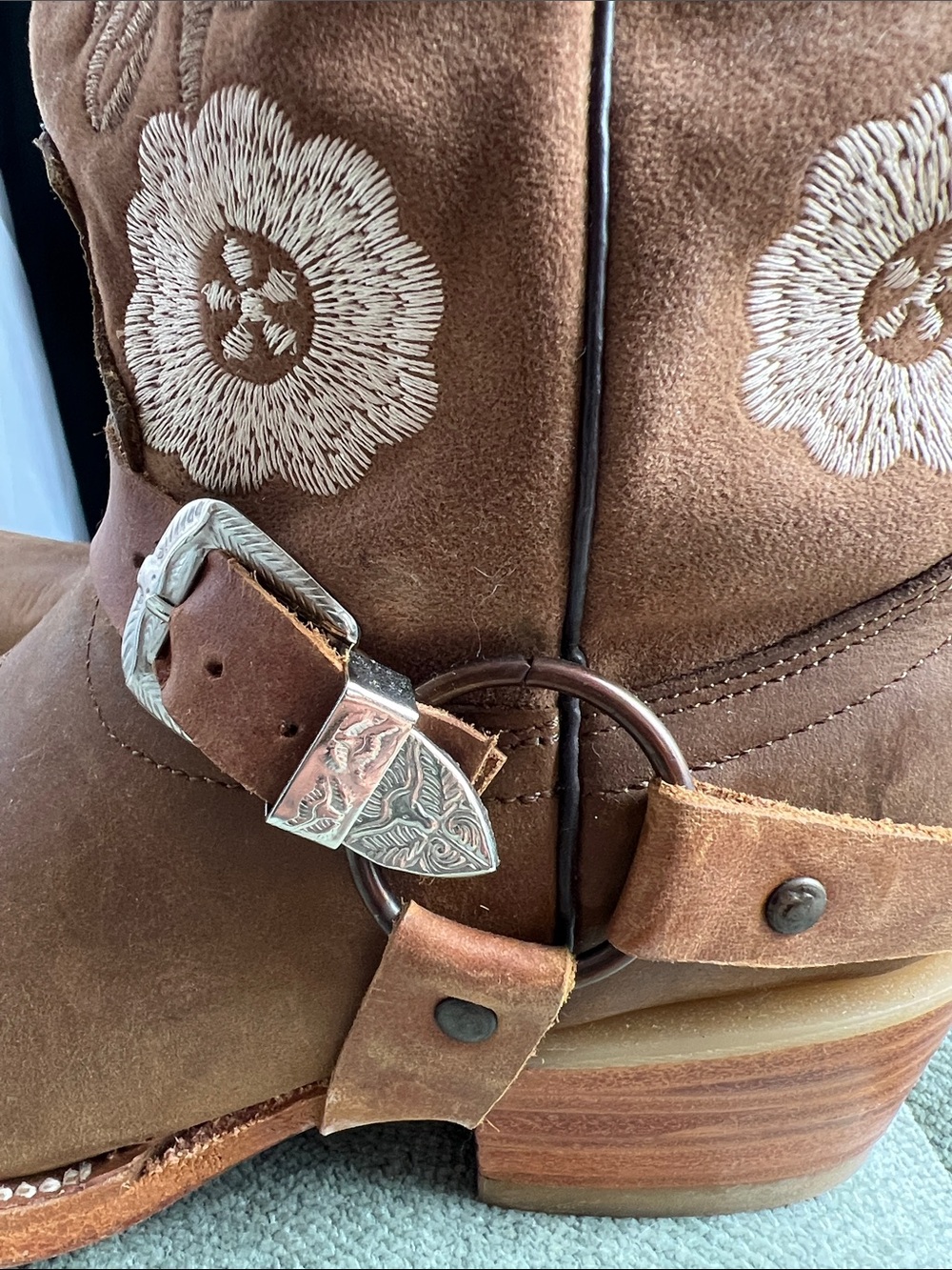 Women's Brown Floral Embroidered Lace-Up Western Boots - Picture 7 of 9
